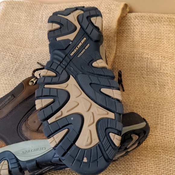 Skechers Hiking Boots Size 11 - Picture 4 of 10